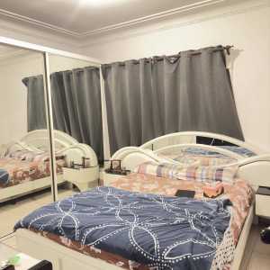 Room available fr couple/2 girls ( 12 mins from seven hills station)
