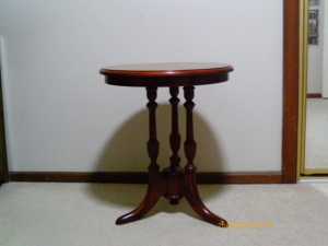 SOLID 3 LEGS WINE TABLE MADE IN ITALY