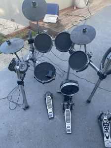 Alesis surge mesh drum kit