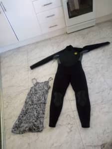 Clothing etcAVAILABLE now FOR SALE-THIS AFTERNOON-WETSUIT SIZE 14 TEEN
