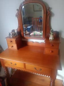 Antique Cedar Dressing Table Bevelled Mirror