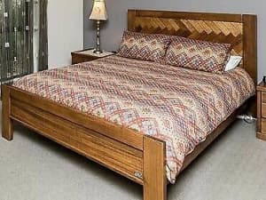 Queen quilt cover with 2 pillowcases from Bed, Bath and Table