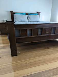 Queen Size Wooden Bed Frame 2 Bedside (2Draw)