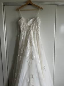 Tania Olsen Designs Wedding Dress