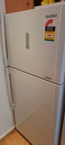 White Samsung 423L fridge/freezer