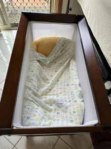 Boori baby bed