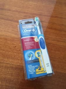 Oral-B Vitality Plus Floss Action Electric Toothbrush (SEALED)