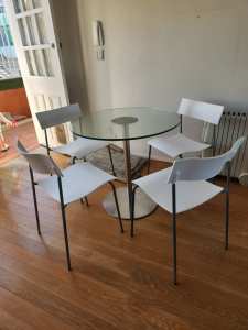 Designer round table and 4 chairs