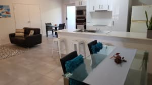 Beachside Maroochydore Fully Furnished 1 Bedroom Unit