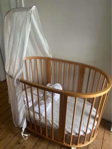 Used stokke hot sale crib