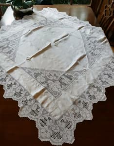 Antique 1920's 115cm White Mary Card ? Filet Crochet Linen Tablecloth