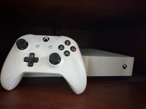 XBOX ONE S 1TB WITH GAMES