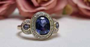9CT Yellow Gold Blue Stone Trilogy Dress Ring TW291113
