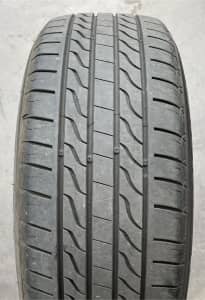 Used Michelin 215/60R16 tyre/One of GENUINE Toyota Camry tyres,
