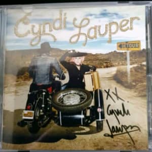CYNDI LAUPER SIGNED C.D OF DETOUR ALBUM BRAND NEW 💿