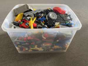 Mixed bucket of Lego