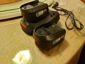Bosch Alliance 18 V batteries and charger