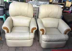 Pair Lanfranco Aus leather recliner armchairs fully working read below