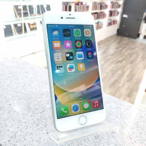 IPHONE 8 256GB SILVER COMES WITH WARRANTY
