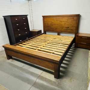 Queen bed frame Q4336 acacia solid timber (delivery for extra)