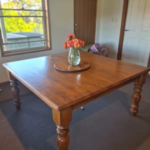DIning Table square 8 seater