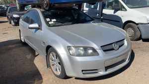 HOLDEN COMMODORE 2007 SEDAN SILVER - STOCK 2696 WRECKING FOR PARTS
