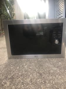 SOLD! LG Microwave Oven 1250W- Excellent Condition