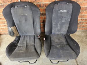 Holden SS vt front seats