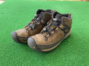 Keen Youth Waterproof Mid Hiking Boots size US 2