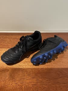 ASICS Kids Soccer Boots