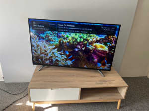 Hisense Smart TV for sale 50inch