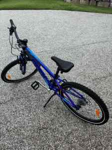 24in Merida Boys Bike Dark Blue 