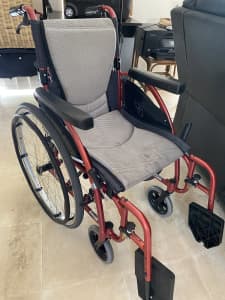 Collapsible Self Propelling Wheelchair 