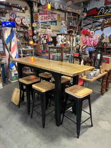 NEW: Rustic Bar Table & 5 Stools plus 1 x bar stool top.