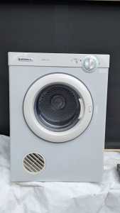 Simpson 5kg Dryer ** Delivery is Free**