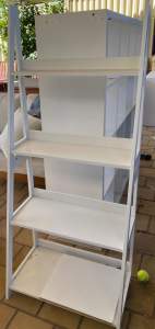 Ladder style bookshelf