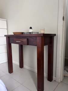 Console table walnut style