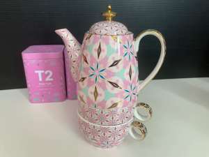 T2 Tea for two teapot and two cups