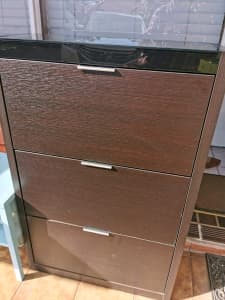 Shoes rack cabinet in very good new condition
