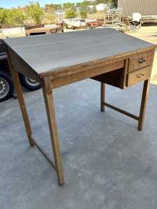 Desk with 2 draws