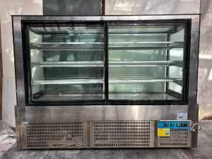 FOOD DISPLAY REFRIGERATOR LARGE SIZE EXCELLENT CONDITION