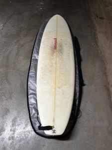 Surfboard (7ft 6 Mini Mal) by Cruise Control