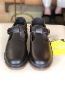 GIRLS SCHOOL SHOES (NEW) LEATHER SIZE 6 BLACK