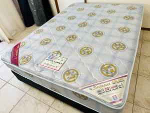 Very nice queen bed ensemble ( base and mattress) can deliver