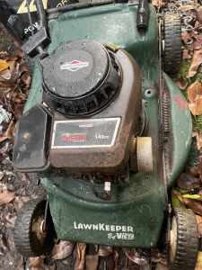 MOWER VICTA 4 STROKE NOT WORKING SELL AS IS REDCLIFFE