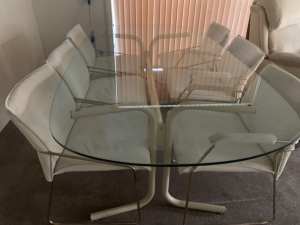 FREE … Dining suite