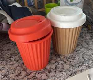 Free- 2x silicone reusable coffee cups