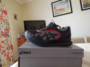 Asics Gel Glidelyte III mens shoes, size 7 US, brand new in box