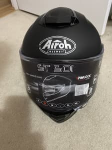 Airoh Matt Black motorbike helmet - size S