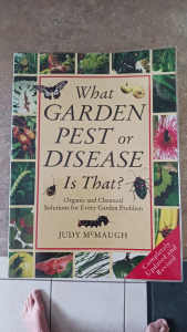 What Garden Pest or Disease is That? (BOOK)